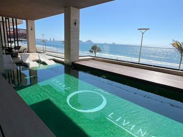 Departamento en venta en Malecon Mazatlan Sin.