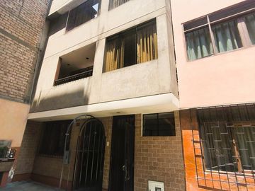 ¡En venta hermosa casa como chalet  en condominio - Sjl!