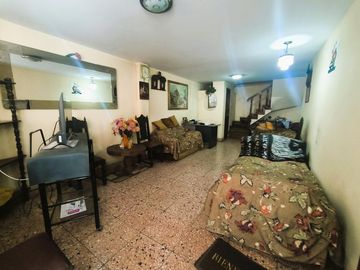 ¡En venta hermosa casa como chalet  en condominio - Sjl!