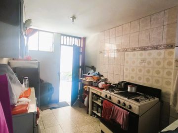 ¡En venta hermosa casa como chalet  en condominio - Sjl!