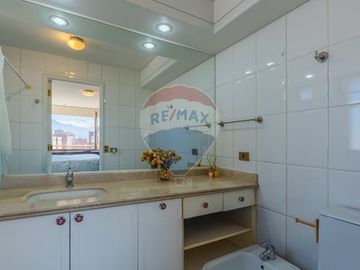 Departamento Duplex, Las Condes 3D+3B+2E+1B