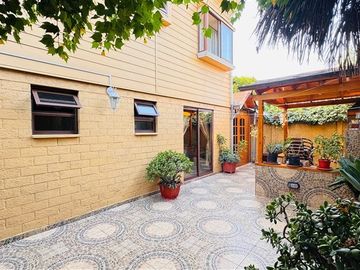 Casa en Venta en VILLA LOS CANTAROS QUILICURA