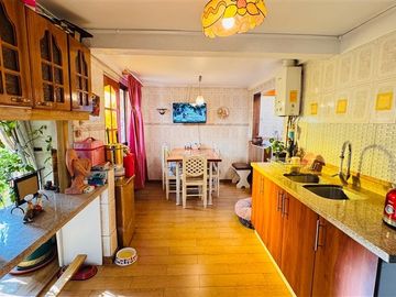 Casa en Venta en VILLA LOS CANTAROS QUILICURA