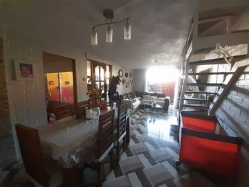 Casa en Venta en PASAJE TOKIO