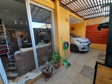 Casa en Venta en PASAJE TOKIO