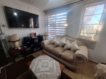 LINDA CASA EN VENTA, UBICADA EN MAIPÚ