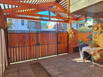 LINDA CASA EN VENTA, UBICADA EN MAIPÚ