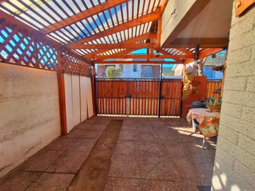 LINDA CASA EN VENTA, UBICADA EN MAIPÚ