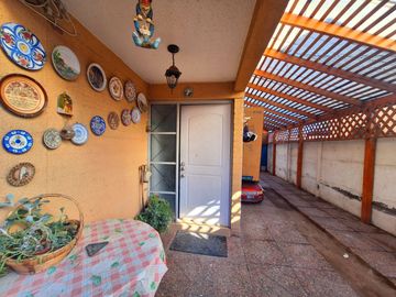 LINDA CASA EN VENTA, UBICADA EN MAIPÚ
