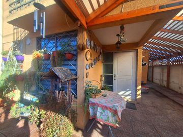 LINDA CASA EN VENTA, UBICADA EN MAIPÚ