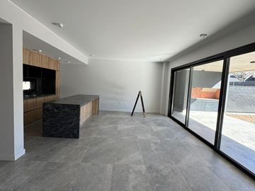 Casa en  Venta 3 Dormitorios 3 Baños en Housing
