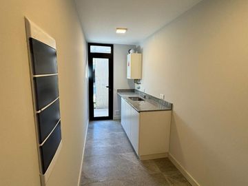 Casa en  Venta 3 Dormitorios 3 Baños en Housing