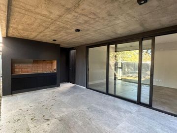 Casa en  Venta 3 Dormitorios 3 Baños en Housing
