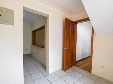 Renta casa comercial 295m2 Mariscal Foch 2 Pisos