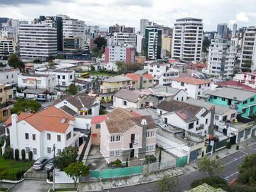 Renta casa comercial 295m2 Mariscal Foch 2 Pisos