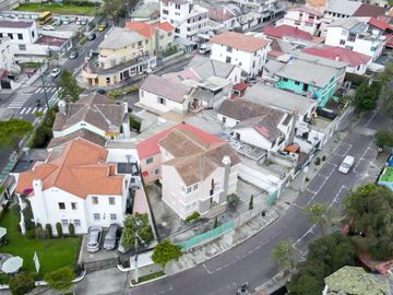 Renta casa comercial 295m2 Mariscal Foch 2 Pisos