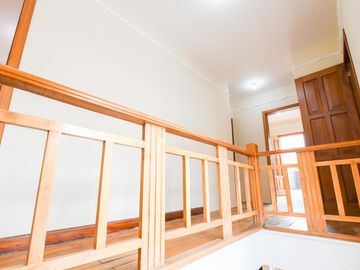 Renta casa comercial 295m2 Mariscal Foch 2 Pisos