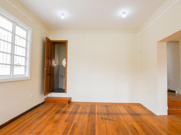 Renta casa comercial 295m2 Mariscal Foch 2 Pisos