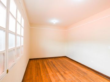 Renta casa comercial 295m2 Mariscal Foch 2 Pisos