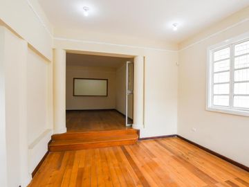 Renta casa comercial 295m2 Mariscal Foch 2 Pisos