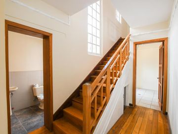 Renta casa comercial 295m2 Mariscal Foch 2 Pisos