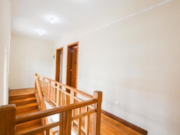 Renta casa comercial 295m2 Mariscal Foch 2 Pisos