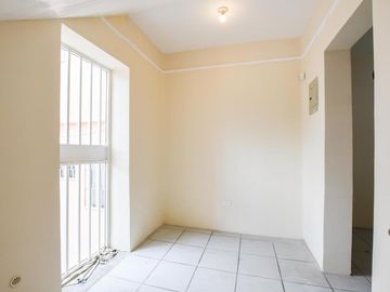 Renta casa comercial 295m2 Mariscal Foch 2 Pisos