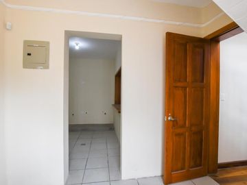 Renta casa comercial 295m2 Mariscal Foch 2 Pisos