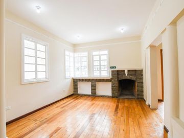 Renta casa comercial 295m2 Mariscal Foch 2 Pisos