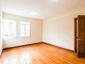 Renta casa comercial 295m2 Mariscal Foch 2 Pisos