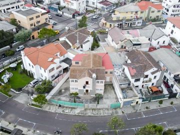 Renta casa comercial 295m2 Mariscal Foch 2 Pisos