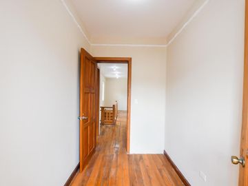 Renta casa comercial 295m2 Mariscal Foch 2 Pisos