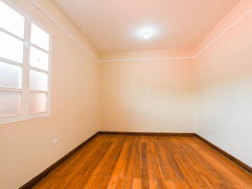 Renta casa comercial 295m2 Mariscal Foch 2 Pisos