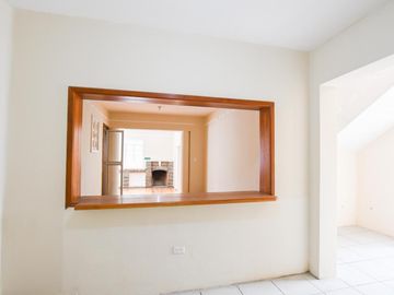 Renta casa comercial 295m2 Mariscal Foch 2 Pisos