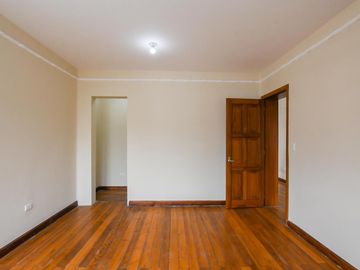 Renta casa comercial 295m2 Mariscal Foch 2 Pisos