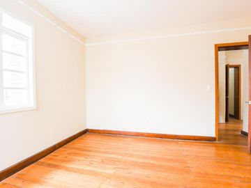 Renta casa comercial 295m2 Mariscal Foch 2 Pisos