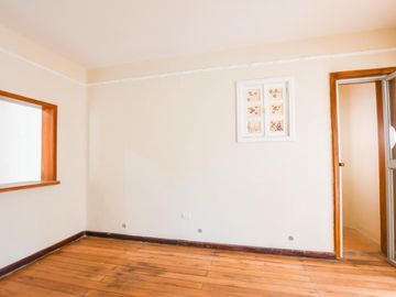 Renta casa comercial 295m2 Mariscal Foch 2 Pisos