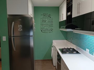 Excelente casa en Temperley 4 dormitorios cochera y piscina!!