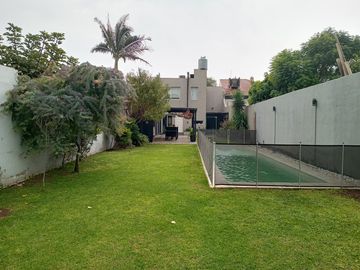 Excelente casa en Temperley 4 dormitorios cochera y piscina!!