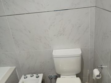 Excelente casa en Temperley 4 dormitorios cochera y piscina!!