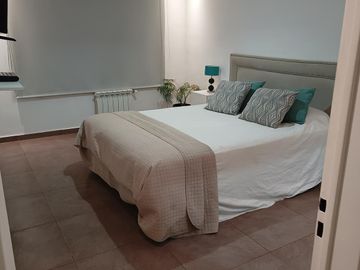 Excelente casa en Temperley 4 dormitorios cochera y piscina!!