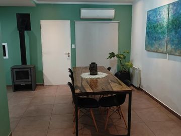 Excelente casa en Temperley 4 dormitorios cochera y piscina!!