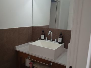 Excelente casa en Temperley 4 dormitorios cochera y piscina!!