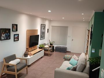 Excelente casa en Temperley 4 dormitorios cochera y piscina!!