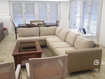 Sólido Chalet en Esquina en Exclusivo Sector Residencial de Olivos.