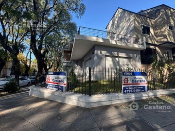 Sólido Chalet en Esquina en Exclusivo Sector Residencial de Olivos.