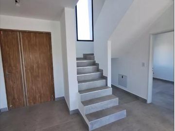 VENTA Casa Pilar Del Este Santa Elisa-Losa Radiante-ESCRITORIO-Moderna-Pileta-Estrenar-FEB 26