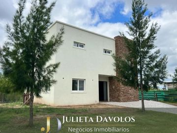 Casa en  Venta Aguas Privadas Barrio Naudir