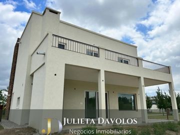 Casa en  Venta Aguas Privadas Barrio Naudir
