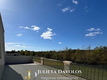 Casa en  Venta Aguas Privadas Barrio Naudir